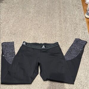 Stella McCartney / ADIDAS Black Leggings Sleek and Versatile